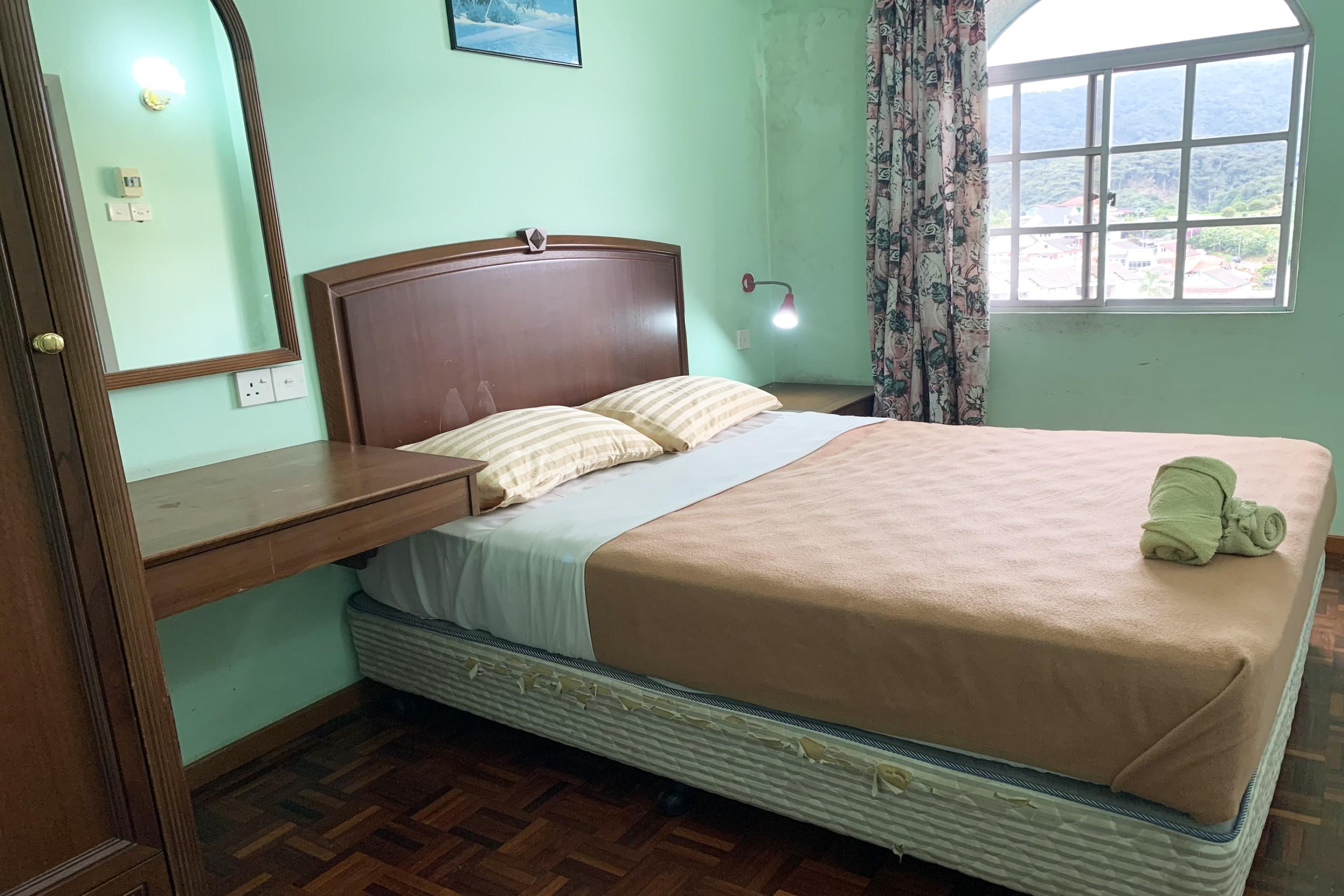 Star Regency & 3*