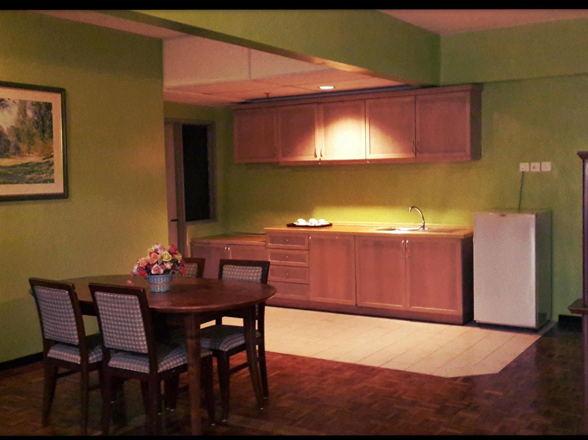 Star Regency & 3*