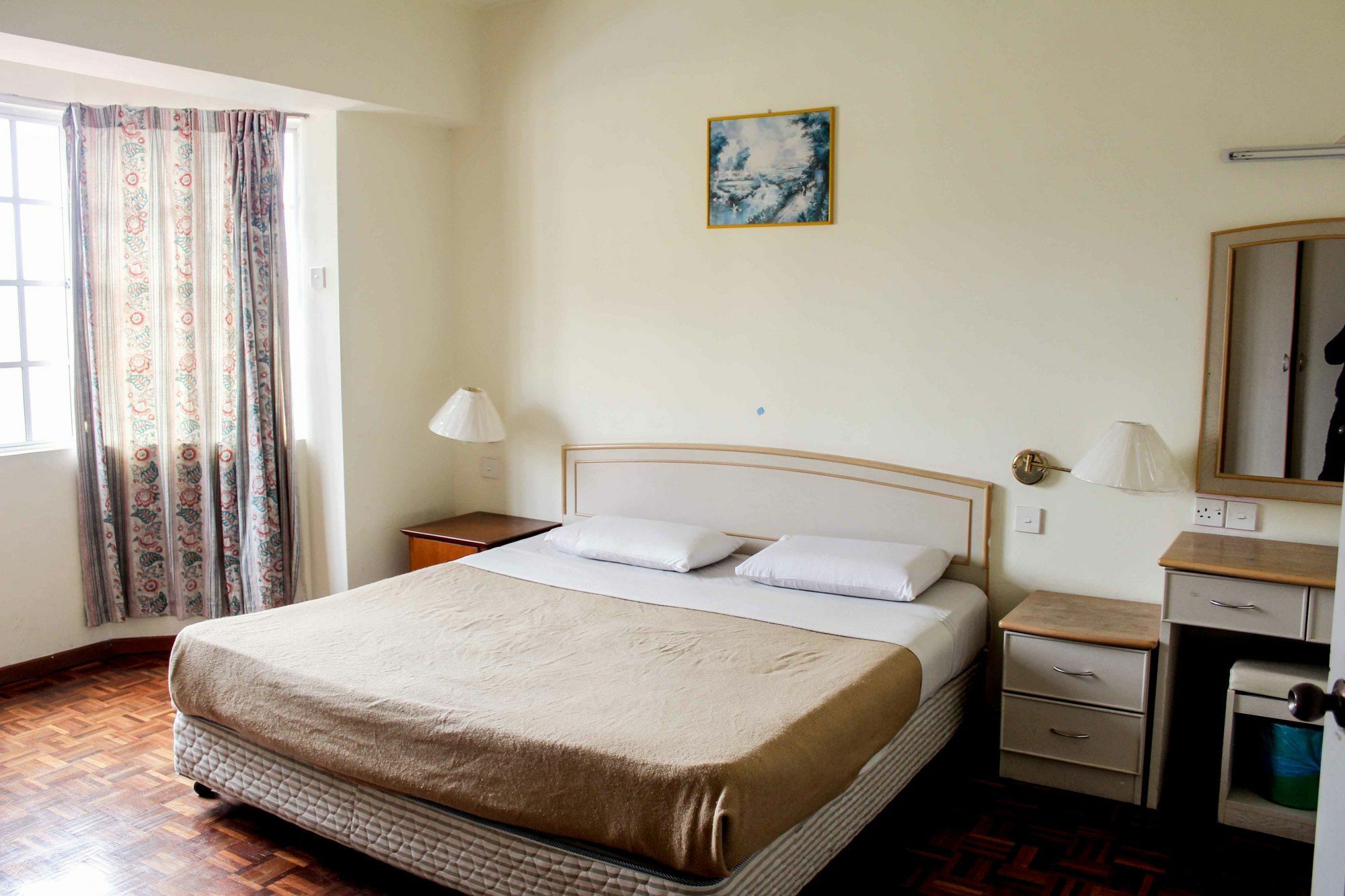 Star Regency & 3*